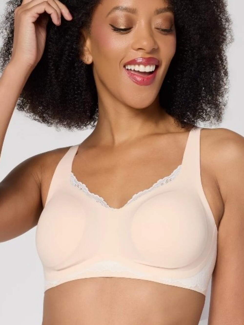 Evelyn & Bobbie Lace Beyond Seamless Wirefree Bra